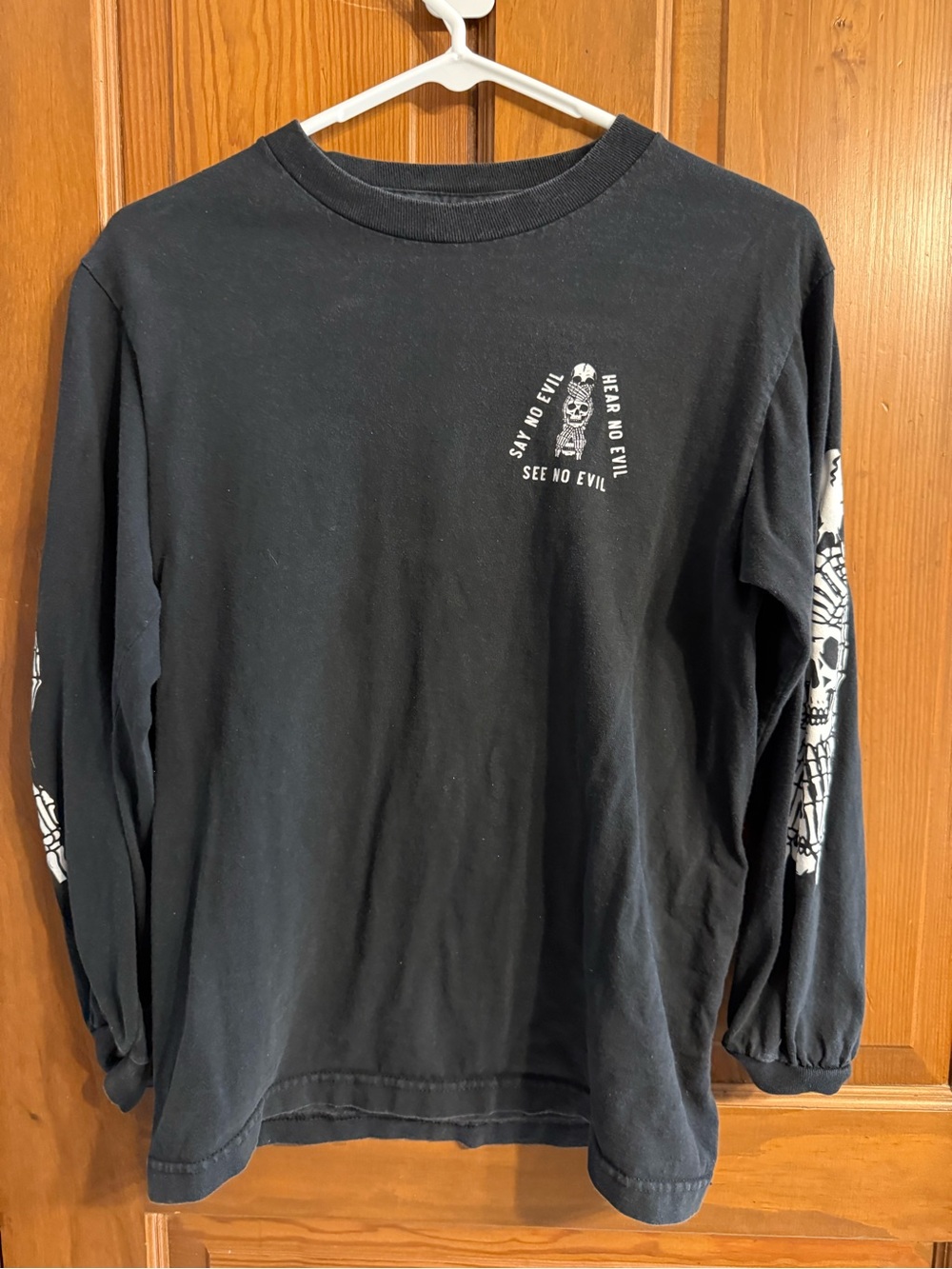 Black Long Sleeve Graphic Tee with White Skull Print